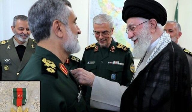 خامنہ ای نے اسرائیل پر میزائل حملے کرنے والے جنرل کو تمغۂ فتح سے نواز دیا