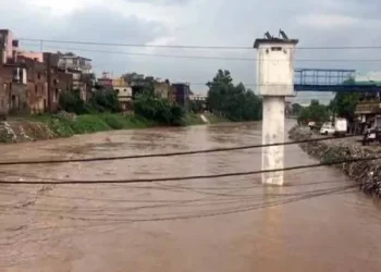 راولپنڈی، نالہ لئی میں سیلابی کیفیت، خطرے کے سائرن بجا دیے گئے، نشیبی علاقے زیر آب