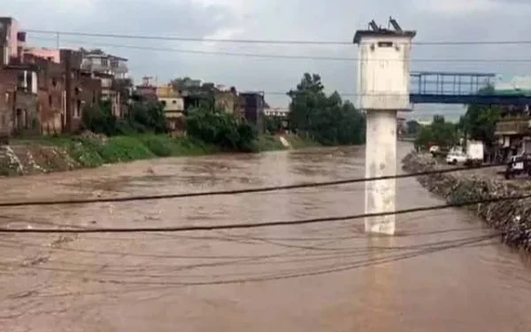 راولپنڈی، نالہ لئی میں سیلابی کیفیت، خطرے کے سائرن بجا دیے گئے، نشیبی علاقے زیر آب