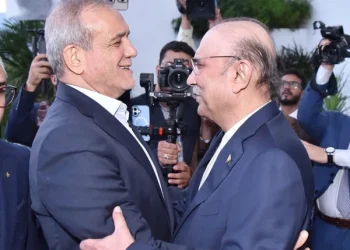 صدر مملکت کی ایرانی ہم منصب سے ملاقات، پاک ایران تعلقات میں وسعت دینے پر اتفاق