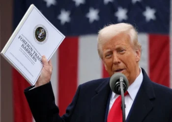 امریکی ٹیرف کا عالمی نفاذ شروع، پاکستان کو بھارت کے مقابلے میں رعایت