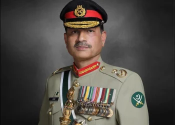 افواج سے متعلق قانون میں ترامیم: آرمی چیف اب سے چیف آف ڈیفنس فورسز مقرر، عہدے کی مدت 5 برس ہوگی